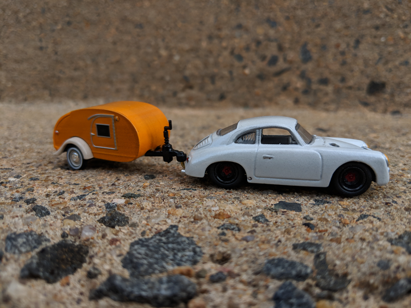 Illustration for article titled Ferien Friday: Little Porsche Towing a Little House